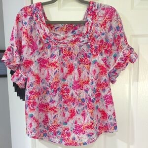 INTRO Like New FLORAL SHORT SLEEVE COTTON BOX NECK TOP (SIZE PM)